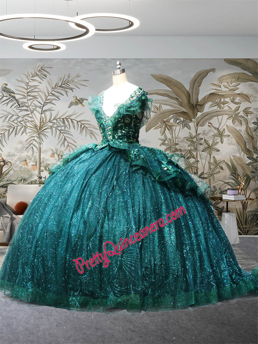 Contrasting Three-Dimensional Appliqued Crystal Beaded Flutter Sleeves Quinceañera Dress